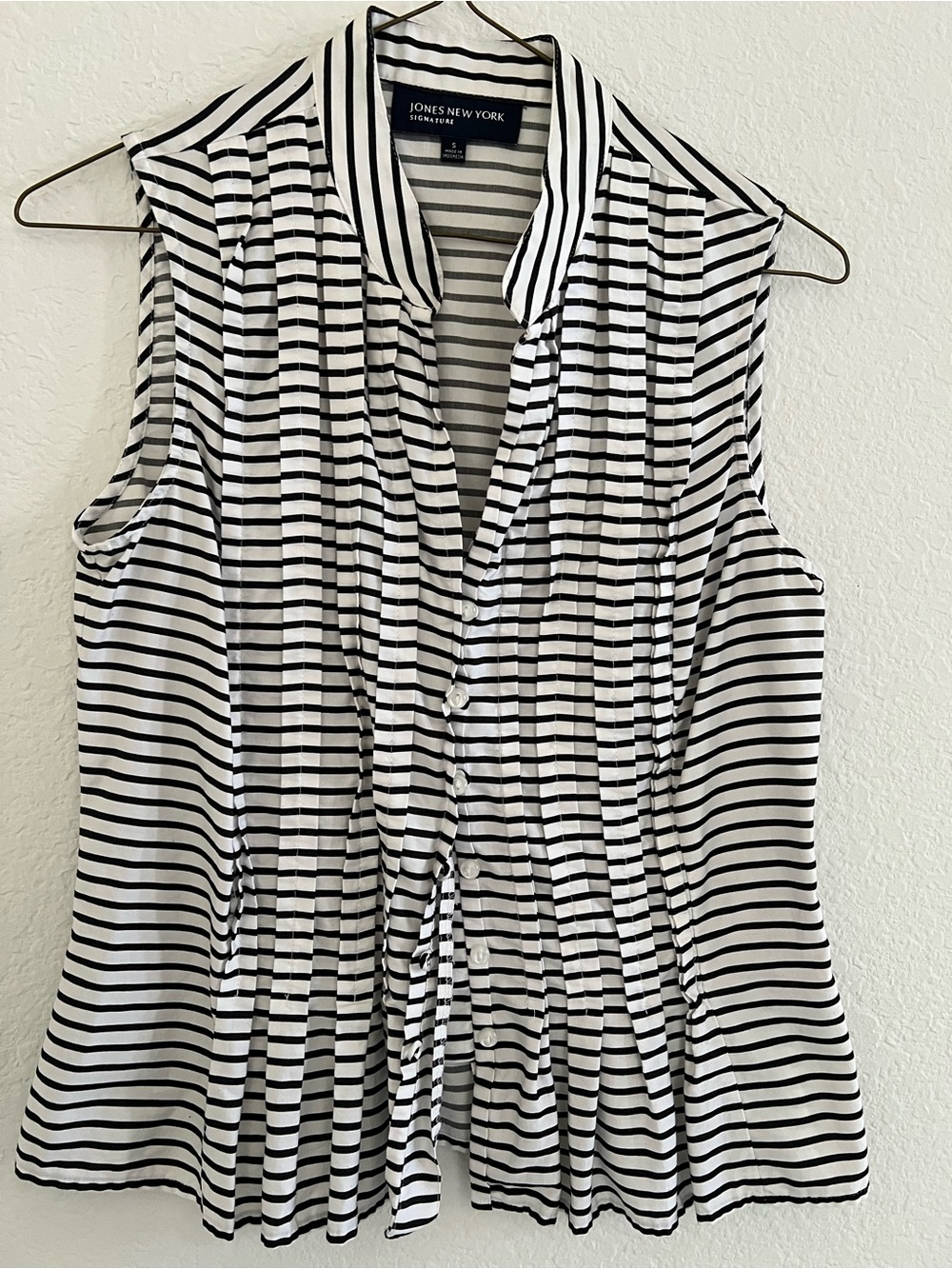Jones New York Striped Sleeveless Button-Front Blouse Quiet Luxury